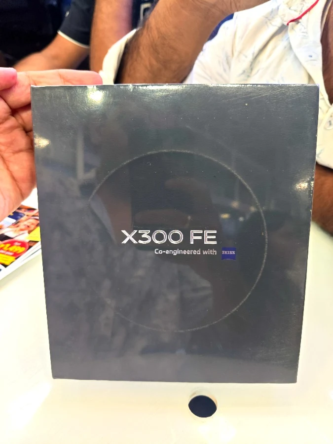 Vivo X300 FE